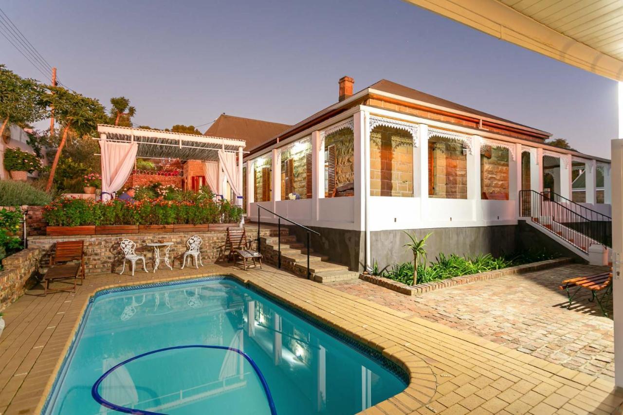 Hotel Ravenscliff Manor Oudtshoorn Esterno foto