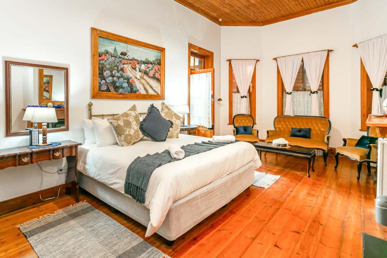 Hotel Ravenscliff Manor Oudtshoorn Esterno foto
