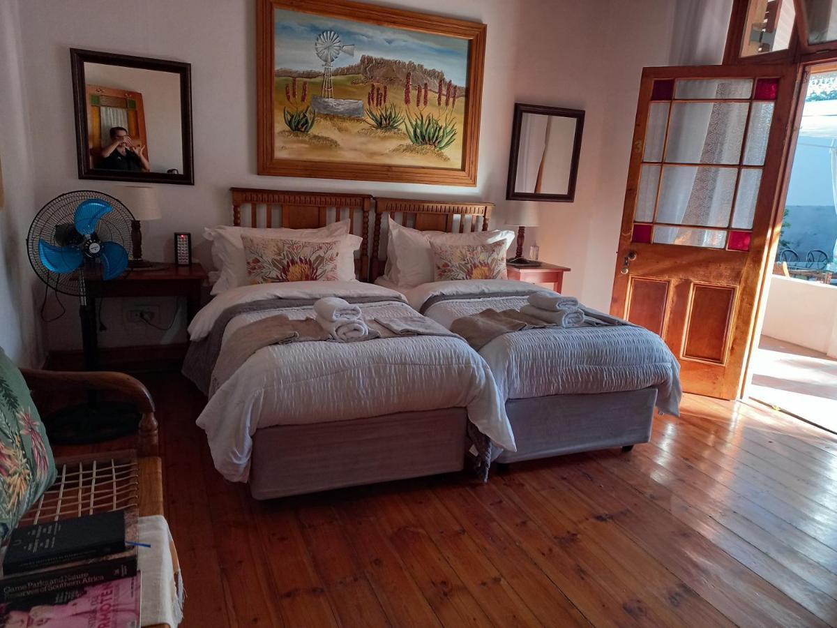 Hotel Ravenscliff Manor Oudtshoorn Esterno foto
