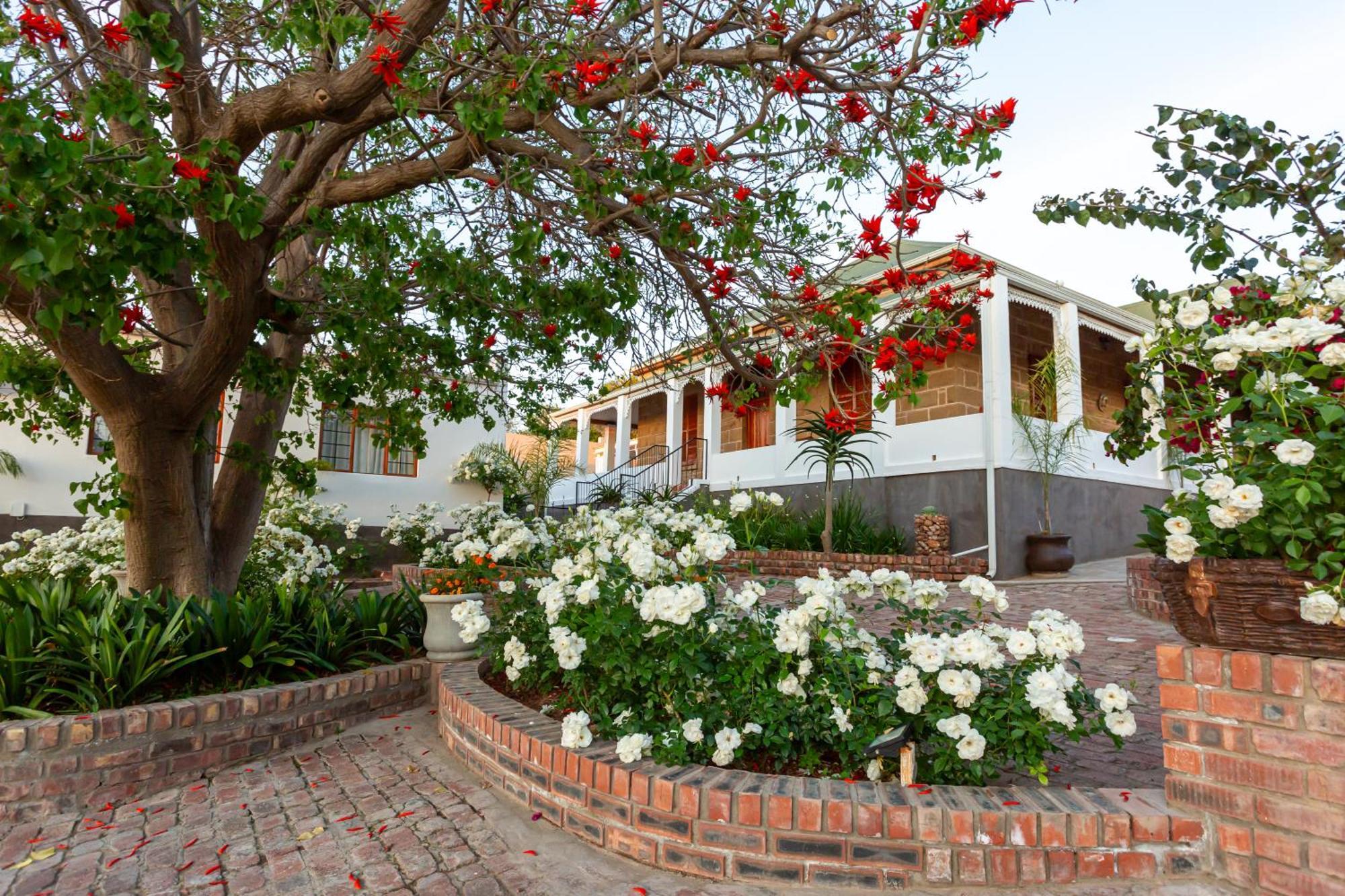 Hotel Ravenscliff Manor Oudtshoorn Esterno foto